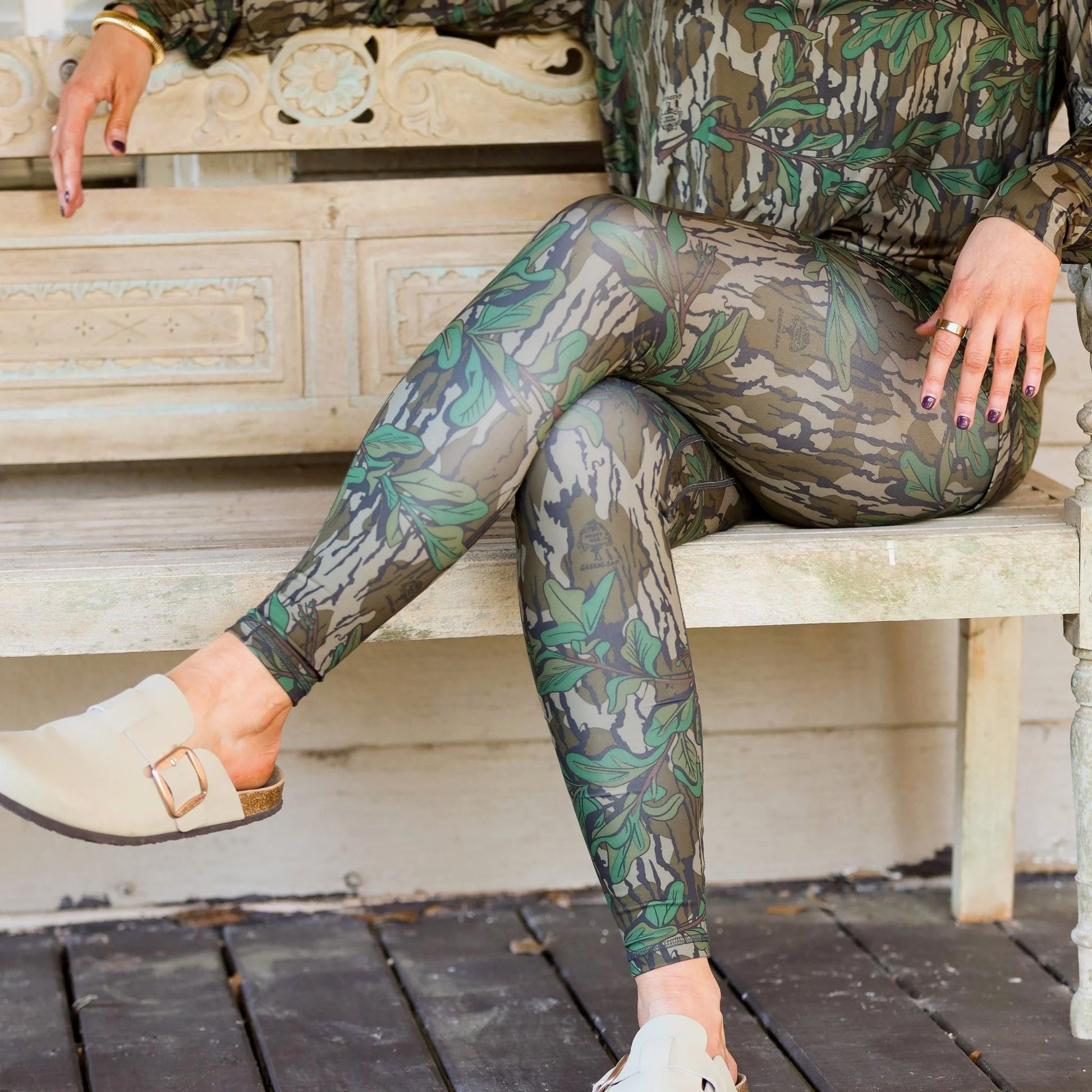 Women’s Mossy Oak camouflage leggings with a comfortable, flexible fit for active or casual wear.  